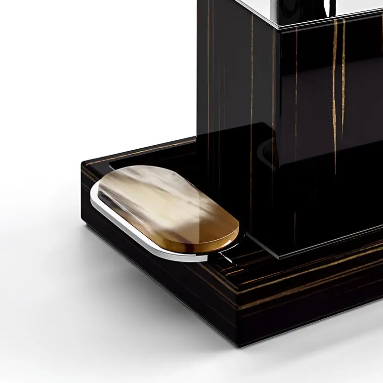 Arcahorn Badset Argentella Ebony