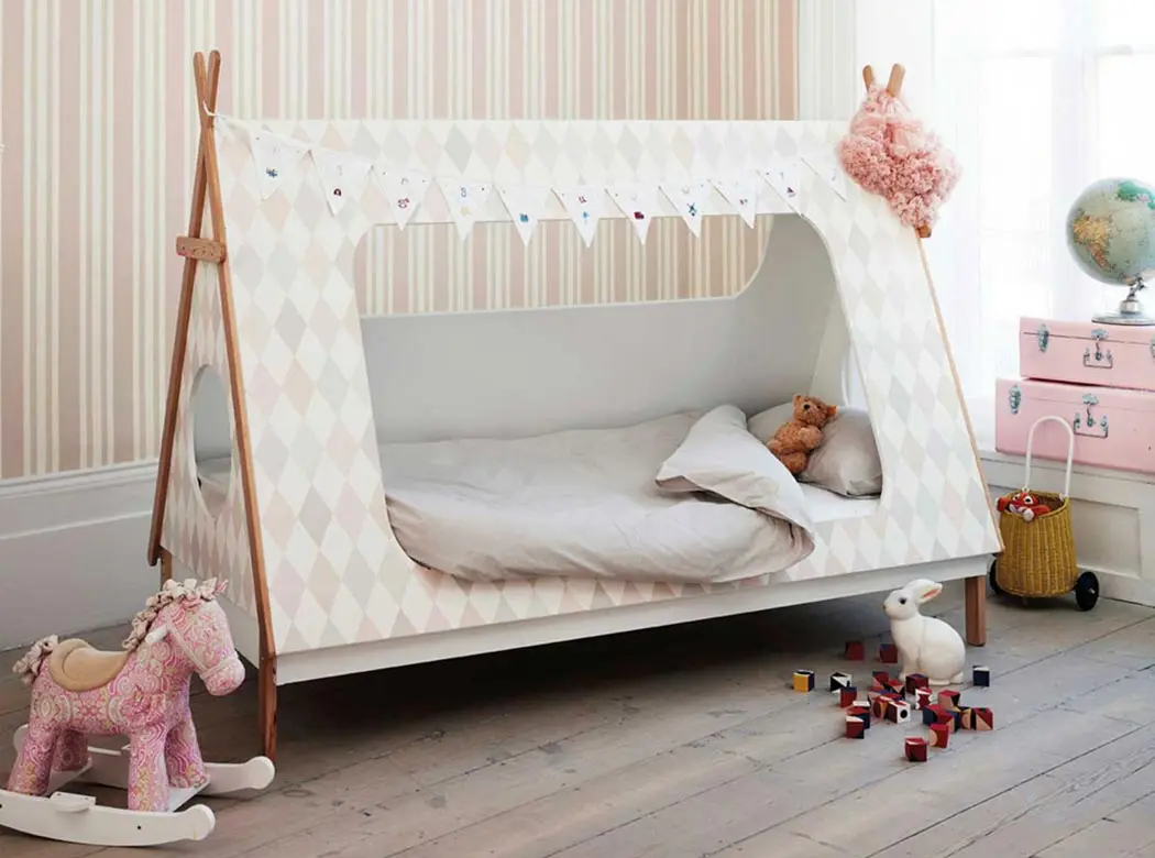Cole&Son_Marquee-Polo-moodmag ochre furniture lighting moodmag